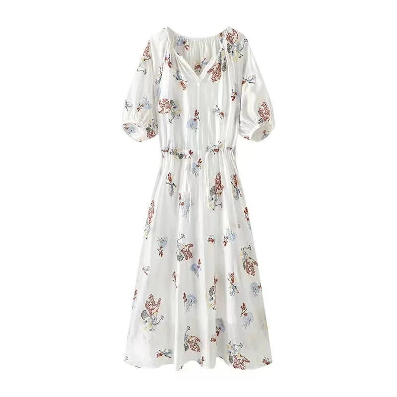 连衣裙裙子碎花显瘦时尚茶歇法式气质刺绣