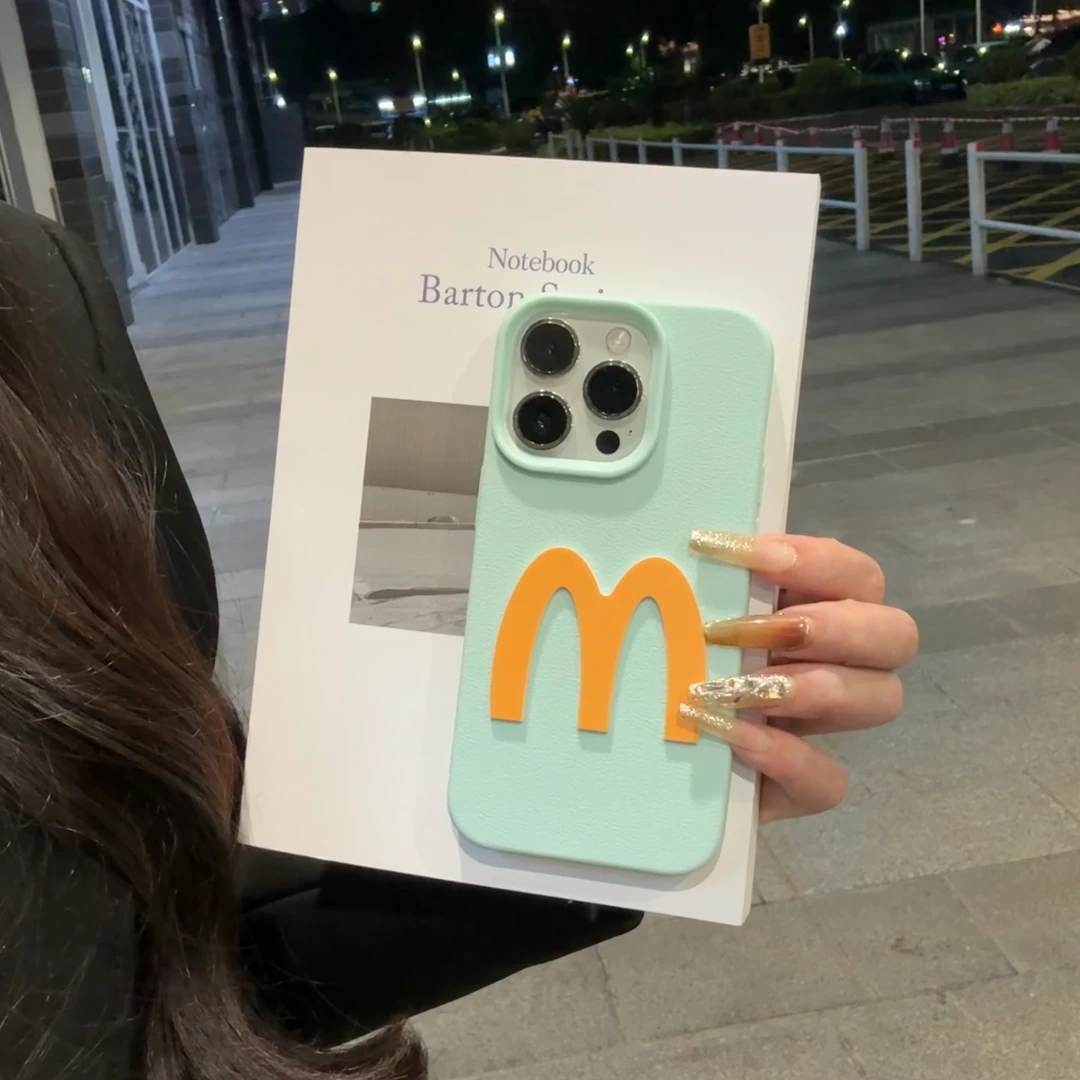 高级湖蓝立体M字母适用iphone15promax苹果12/13/14荔枝纹手机壳