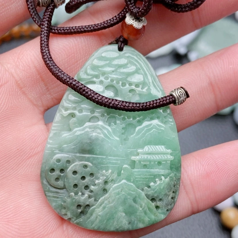 【闪购商品】翡翠颈饰未镶嵌锋****?