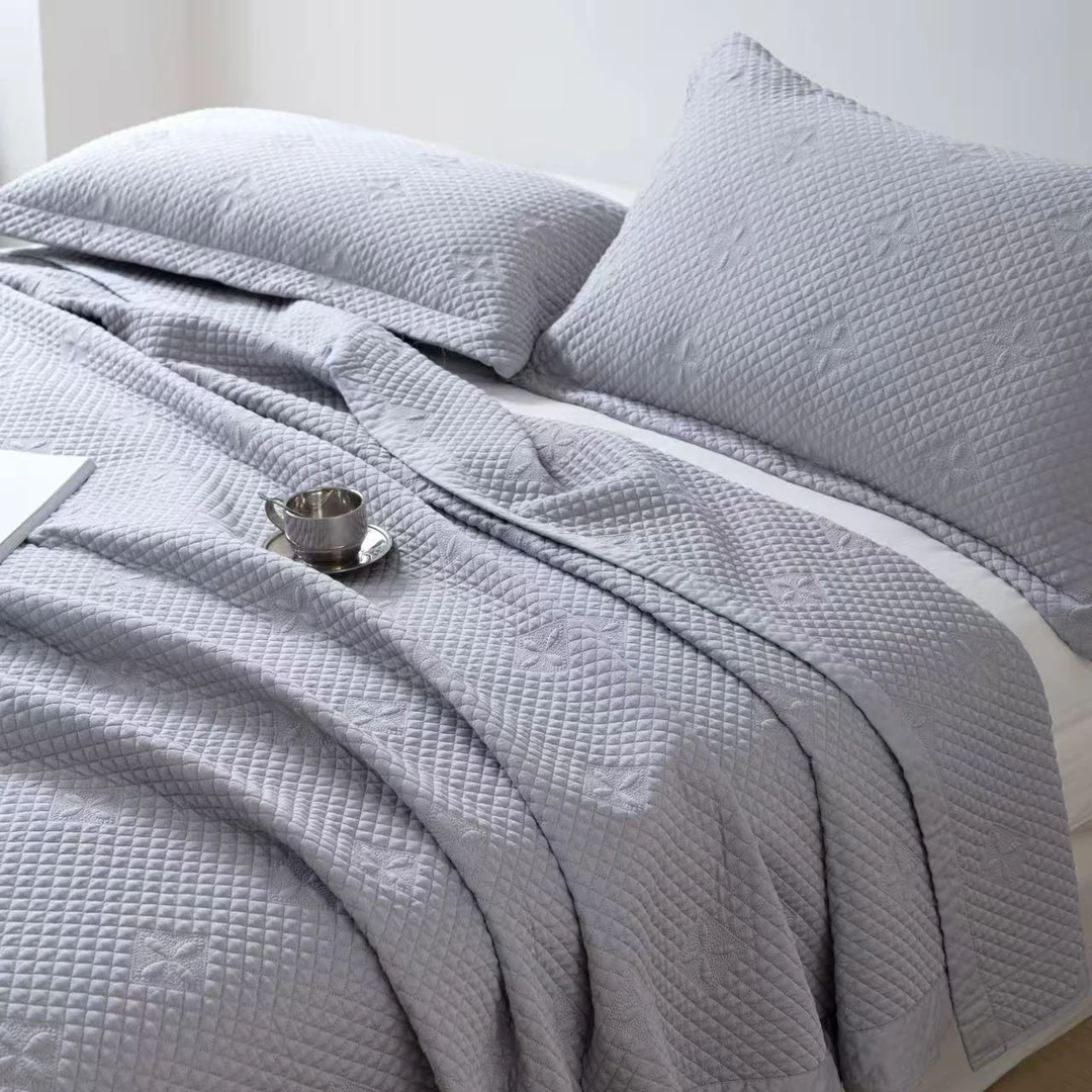 纯色双面绗缝床盖三件套