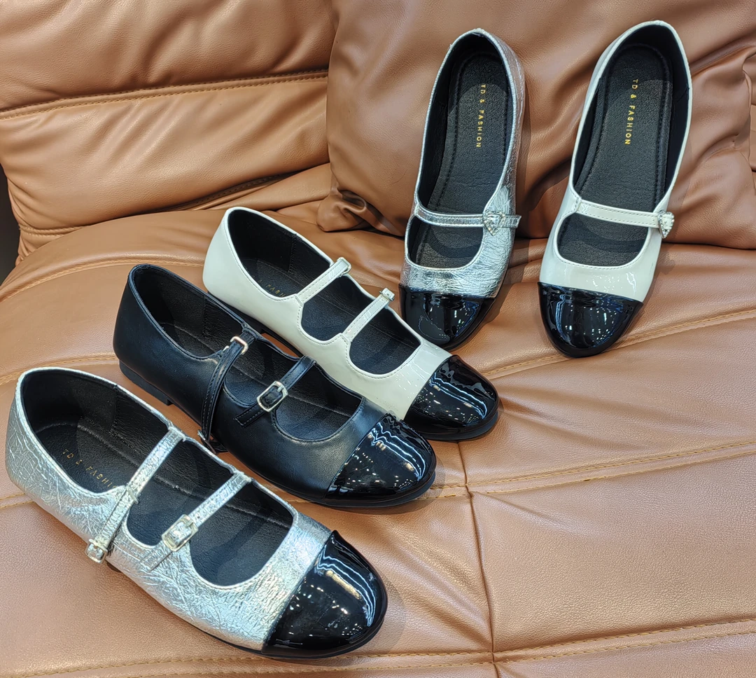 款式 颜色 随机，留尺码