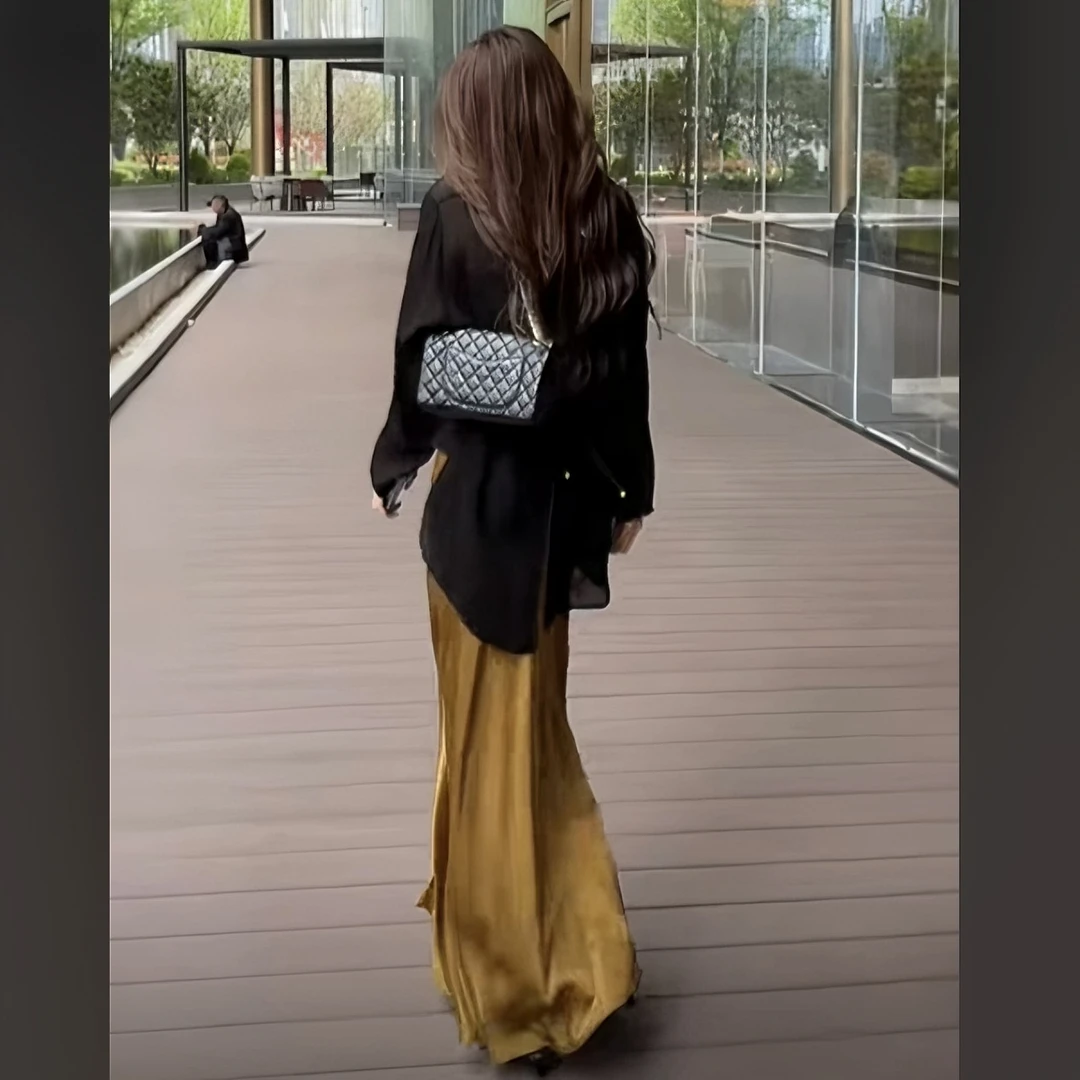 防晒衫黑色不规则后背开叉上衣+缎面垂感压皱开叉显瘦半身裙套装