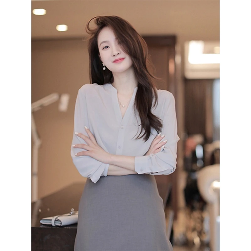 气质灰色小v立领衬衫女薄款雪纺防晒衬衣夏季别致设计感职业上衣