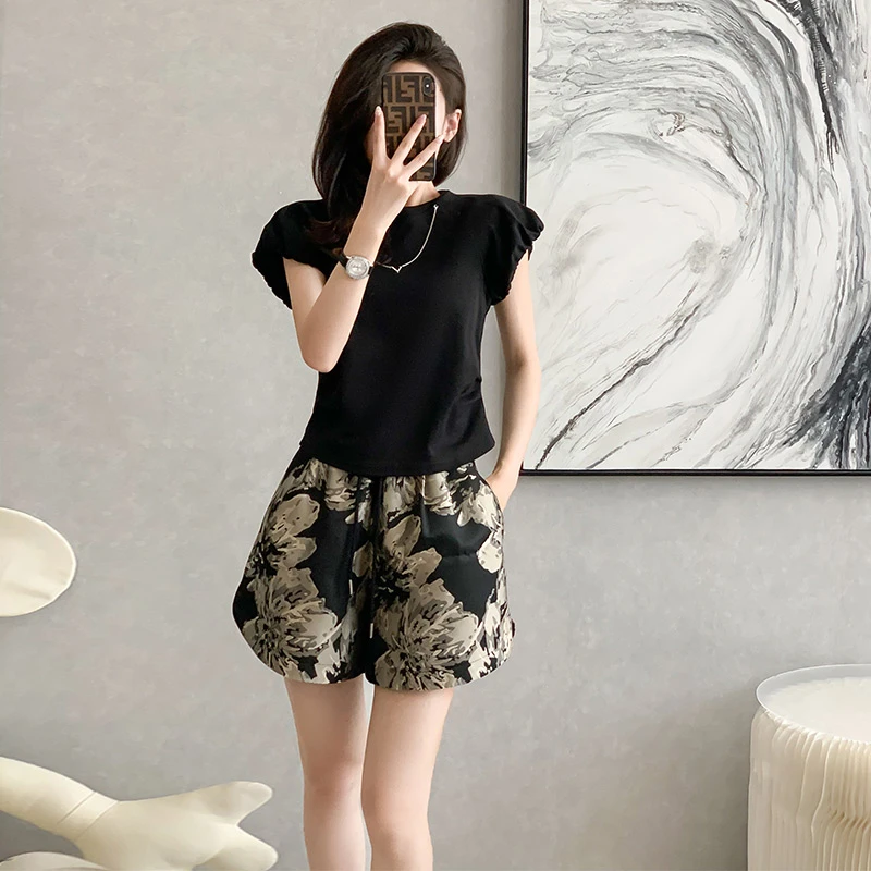 黑色休闲时尚套装女2025夏季新款爆款时尚气质显瘦短袖短裤两件套
