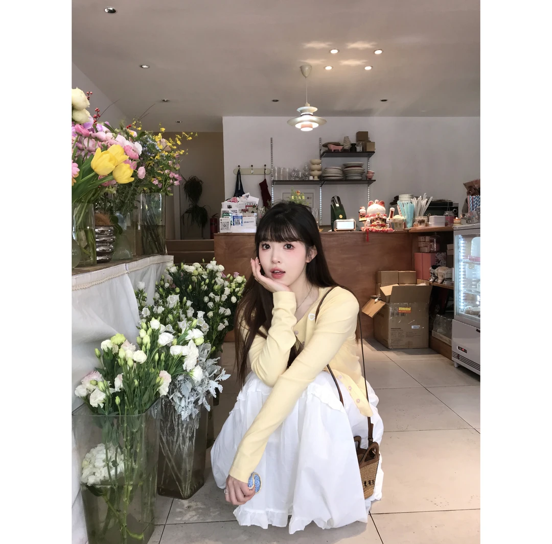 小沈美眉XSMM奶黄色蝴蝶结刺绣圆领针织开衫春新款薄款外套上衣女