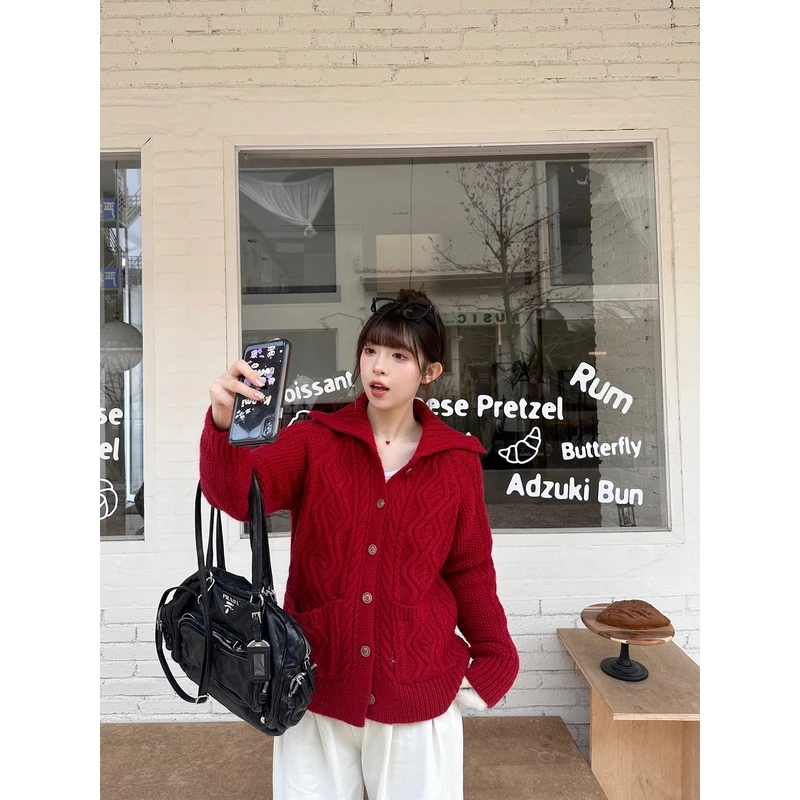 小沈美眉XSMM新年红色大翻领毛衣外套春秋慵懒感针织开衫女