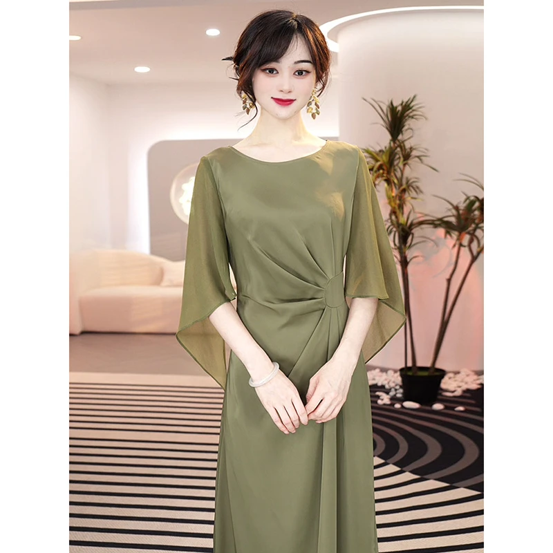 现货2025夏季新款【4777】气质轻奢小众高级感简约时尚抹茶绿连衣裙