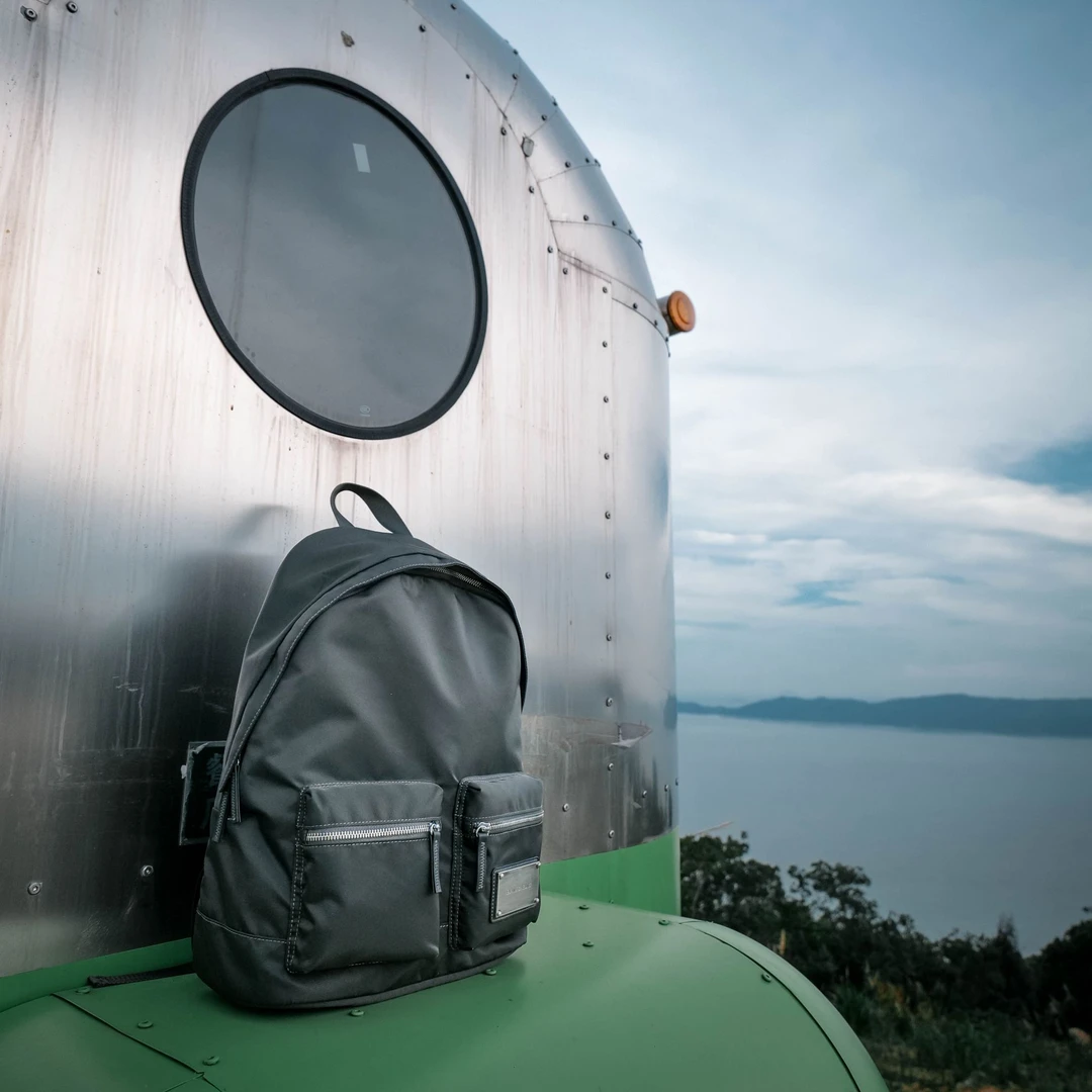 澳洲设计师品牌EvanaCheung【深刻logo系列】双肩包 四色入（现）