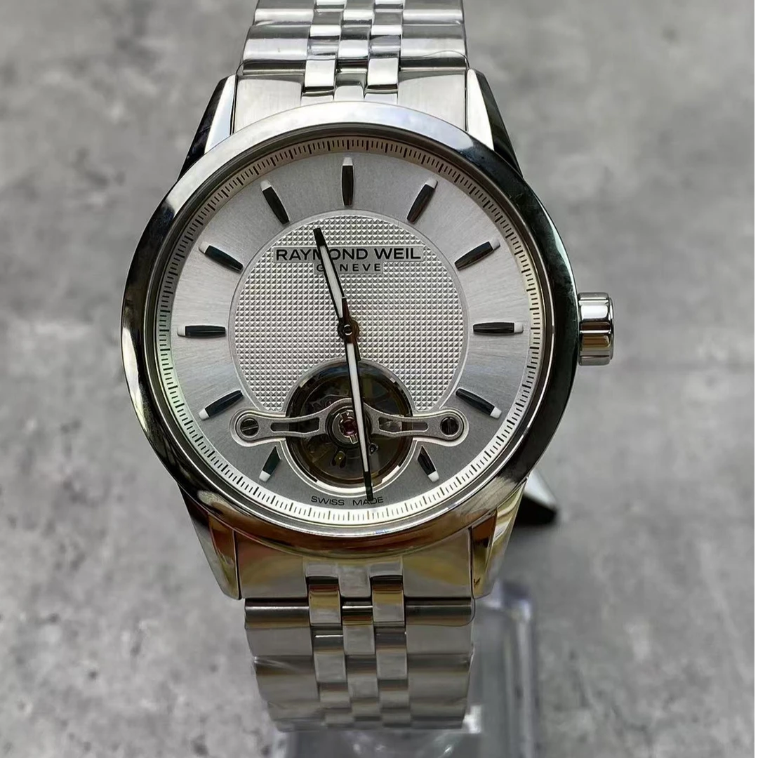 全新未使用 RAYMOND WEIL/蕾蒙威 自产机芯参考19400表径42.5男表