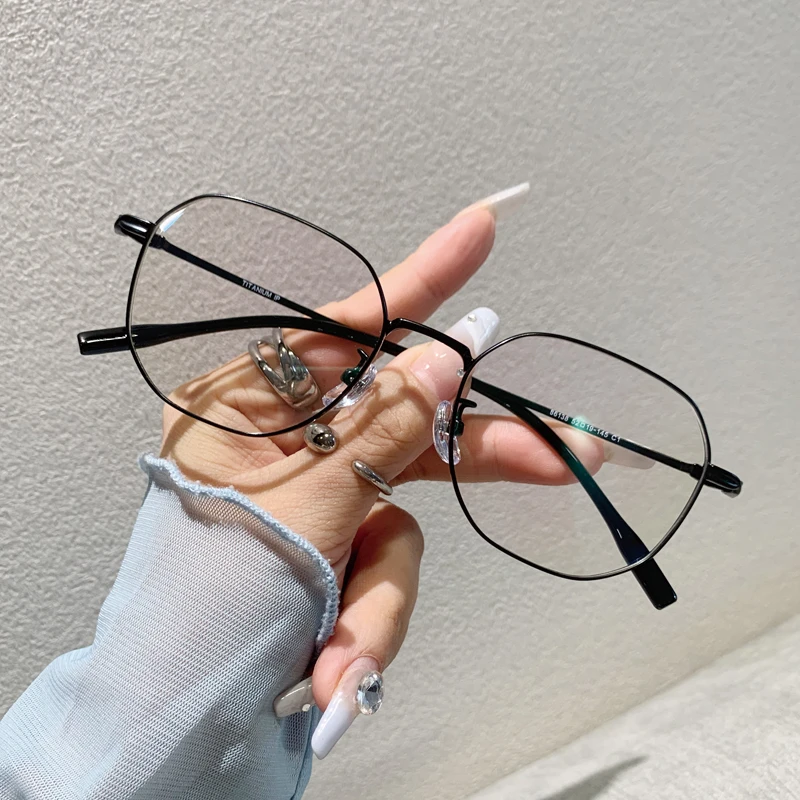 高级感超轻纯钛眼镜近视女可配度数素颜黑框眼镜多边形眼睛镜框架