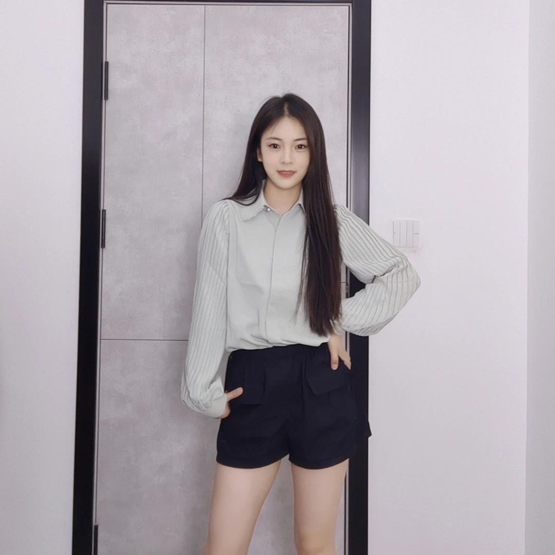 设计师款休闲个性衬衫袖子百褶压皱领子水晶装饰垂坠感衬衫不皱