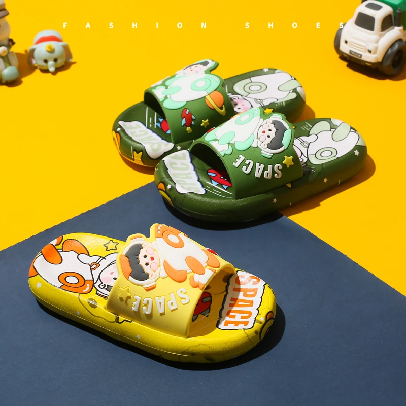 儿童拖鞋男夏网红防水防滑浴室居家用女孩厚底柔软防臭宝宝凉拖鞋