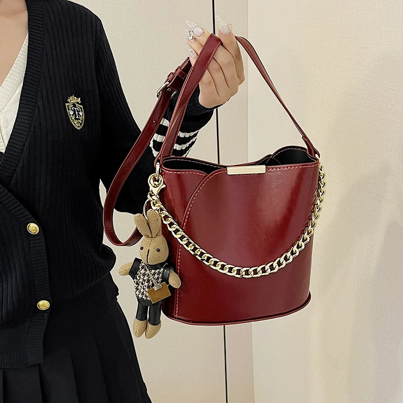 新年水桶简约时尚斜跨休闲小众气质金属百搭单肩DIY手工材料包包