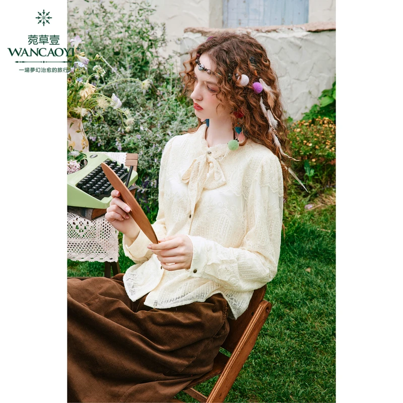 菀壹2024冬季新款衬衣长袖白色小众春季设计感中式衬衫C29211351