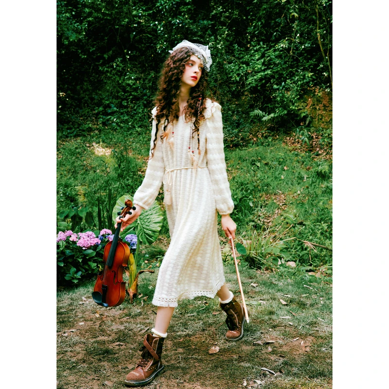 菀壹2024冬季新款蕾丝小香风显瘦气质长袖法式连衣裙Q01521459