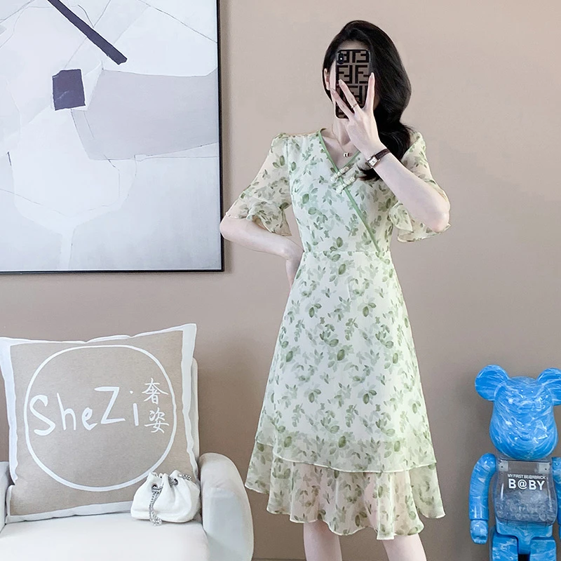 奢姿2025年夏装新款大码女装减龄印花雪纺连衣裙胖妹妹V领裙子