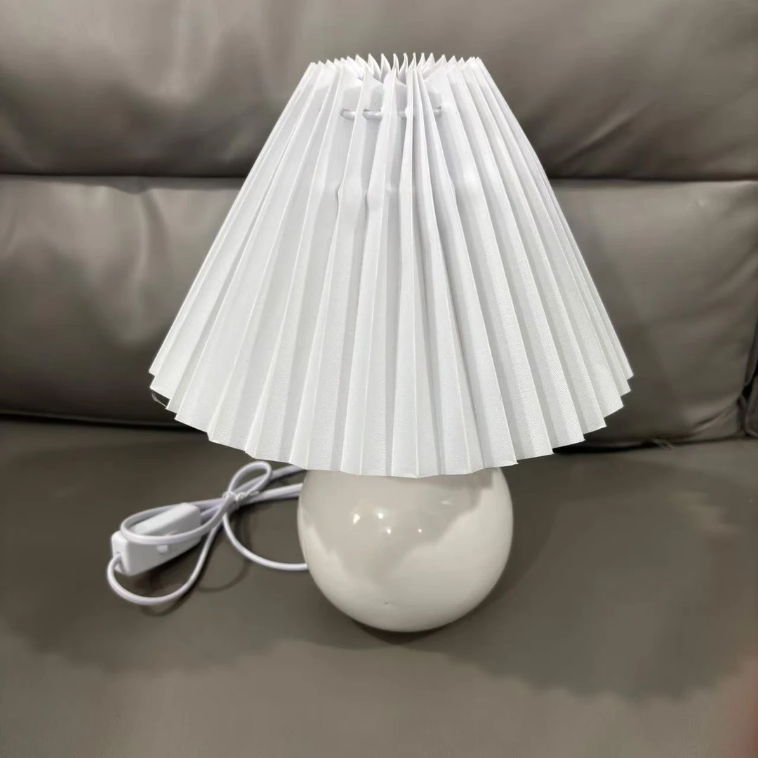 W821台灯网红北欧ins风少女温馨小夜灯高端百褶卧室床头灯台灯