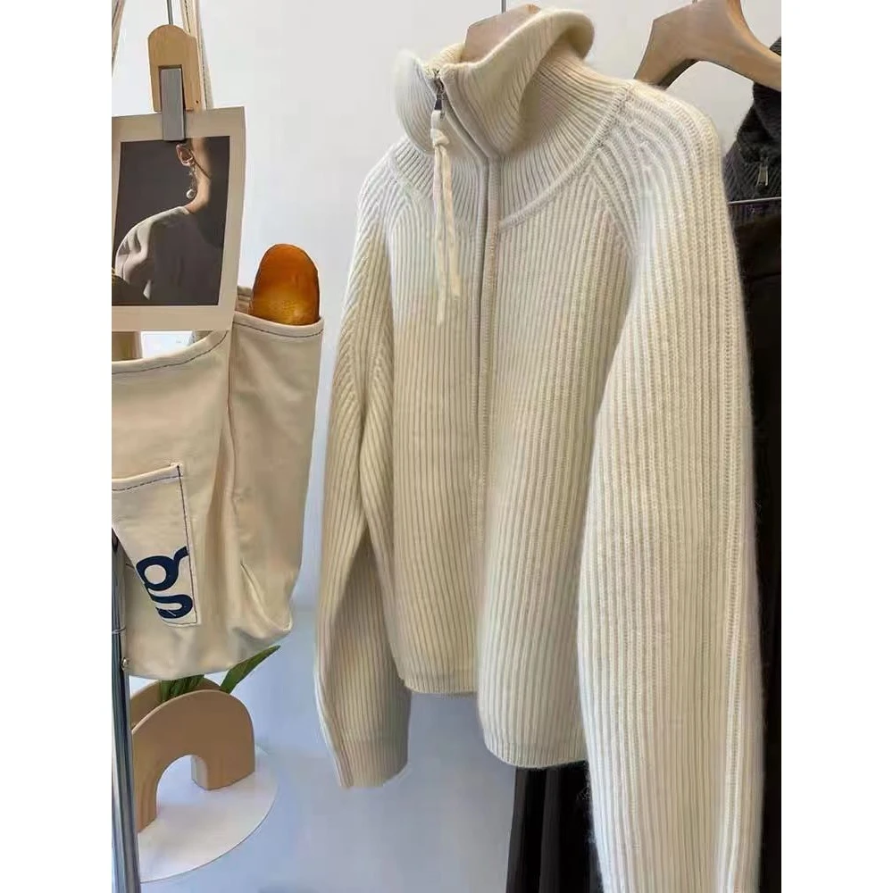 高级感超好看软糯半高领白色拉链毛衣女新款2023温柔系凡尔赛上衣