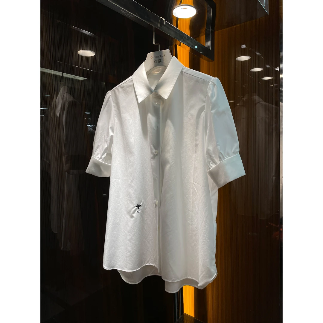 O姐实拍～2025年夏季女装精美刺绣小蜜蜂泡泡袖 短袖翻领白衬衣女