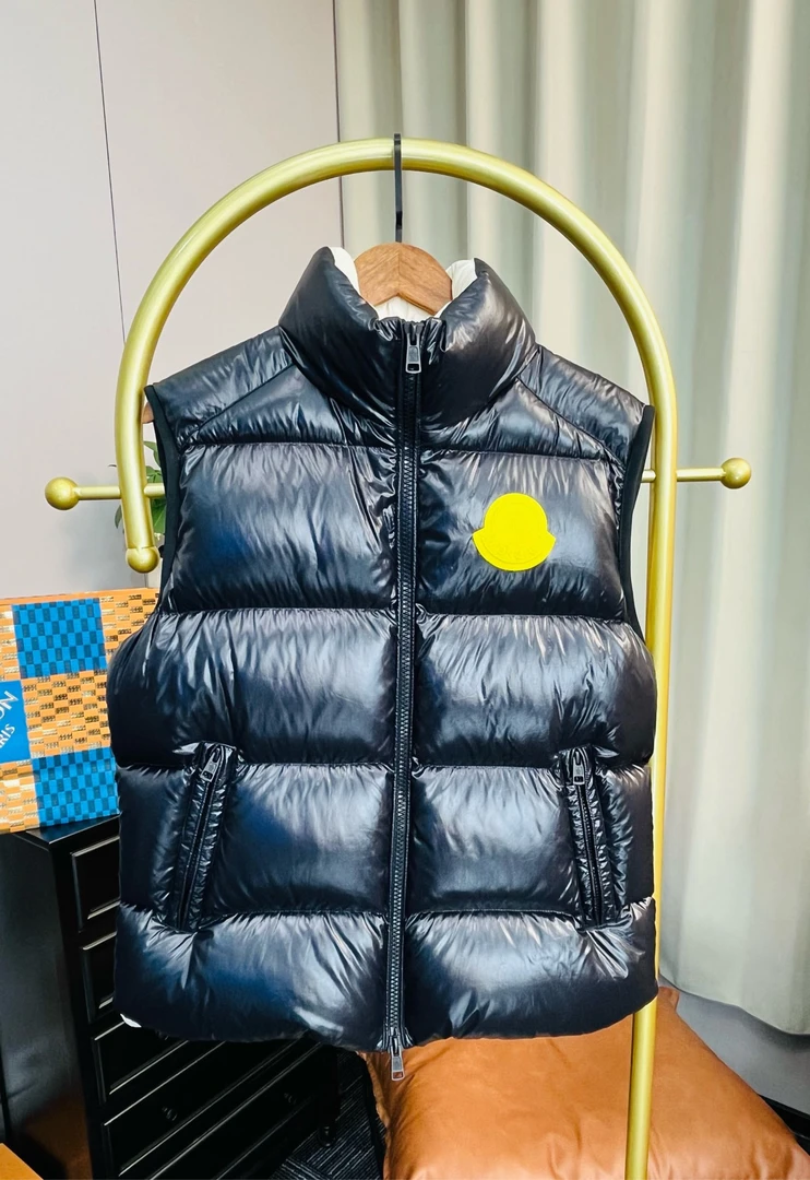 moncler/蒙可睐 黑色黄标羽绒马甲