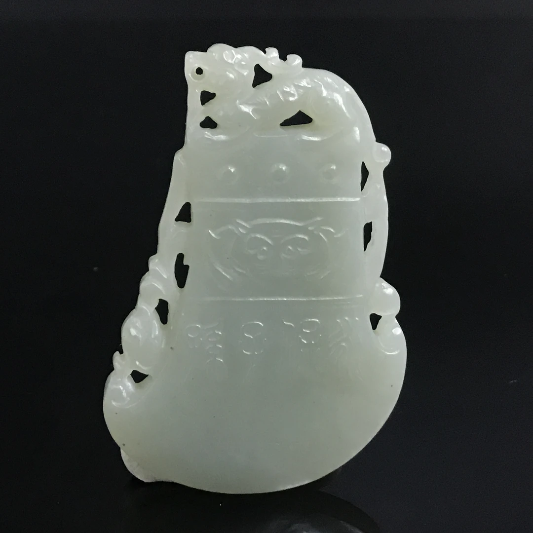 清中期和田玉府上有龙佩/469683/收藏/传承/【友谊文物商店】