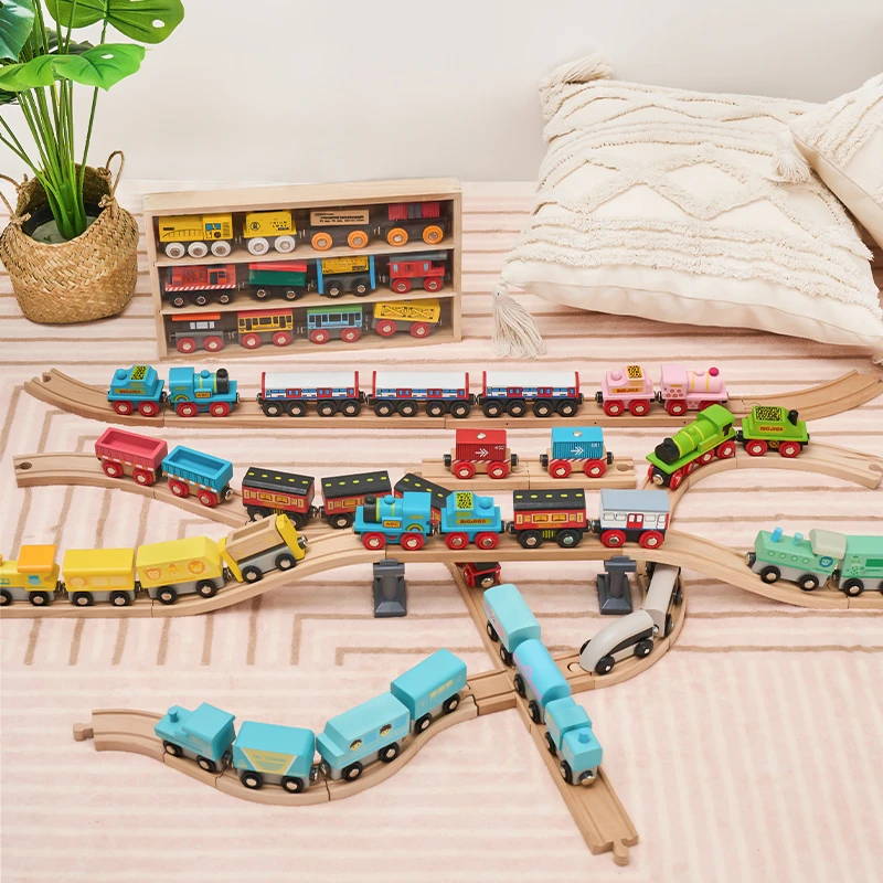 木质磁力火车轨道场景汽车配件路标手推火车兼容木制轨道玩具