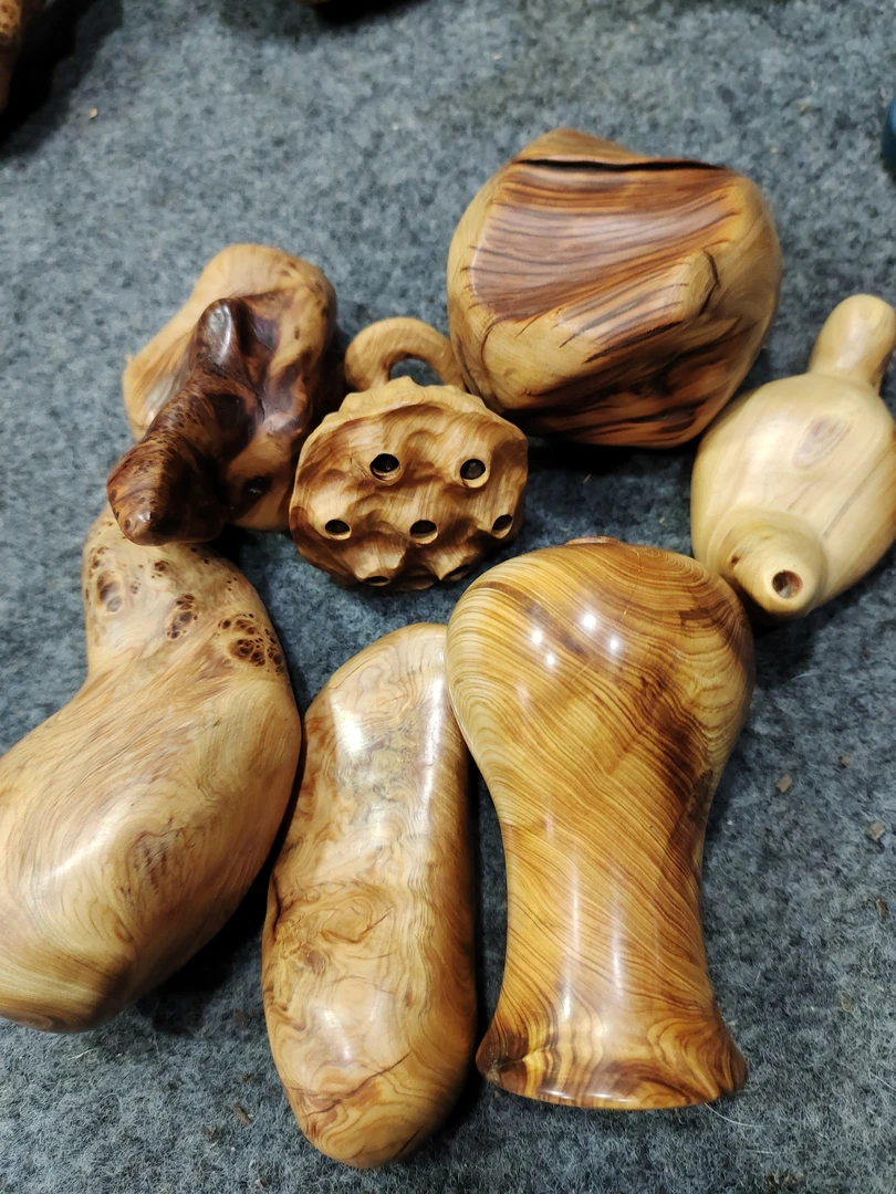 太行崖柏，手把件，抱石手把，花瓶，莲蓬，闻香，盘玩，欣赏。直播间购买