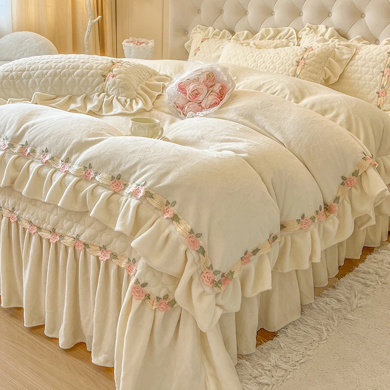 奶油风夹棉牛奶绒床盖四件套冬高档绗缝珊瑚绒床单公主风花边被套