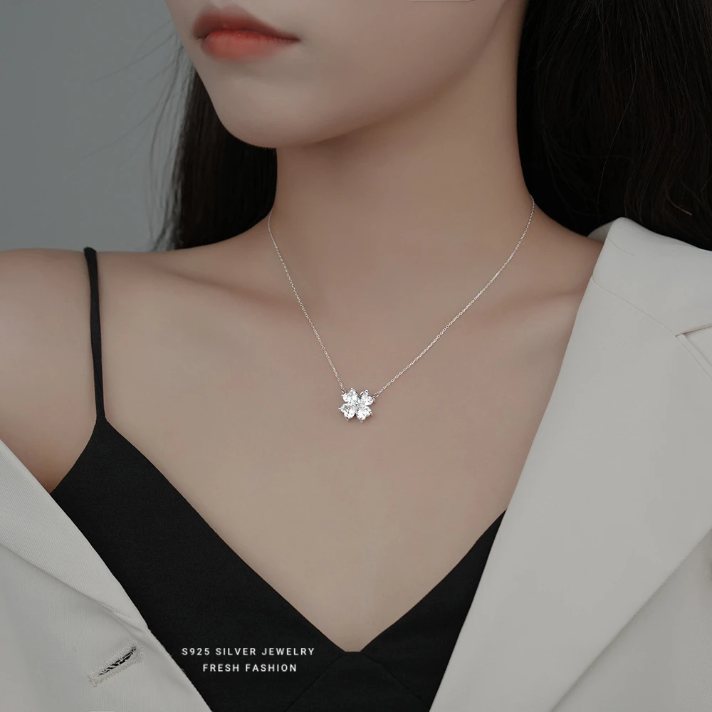 S925纯银四叶草闪钻锆石项链女轻奢气质小清新超闪设计锁骨链颈链