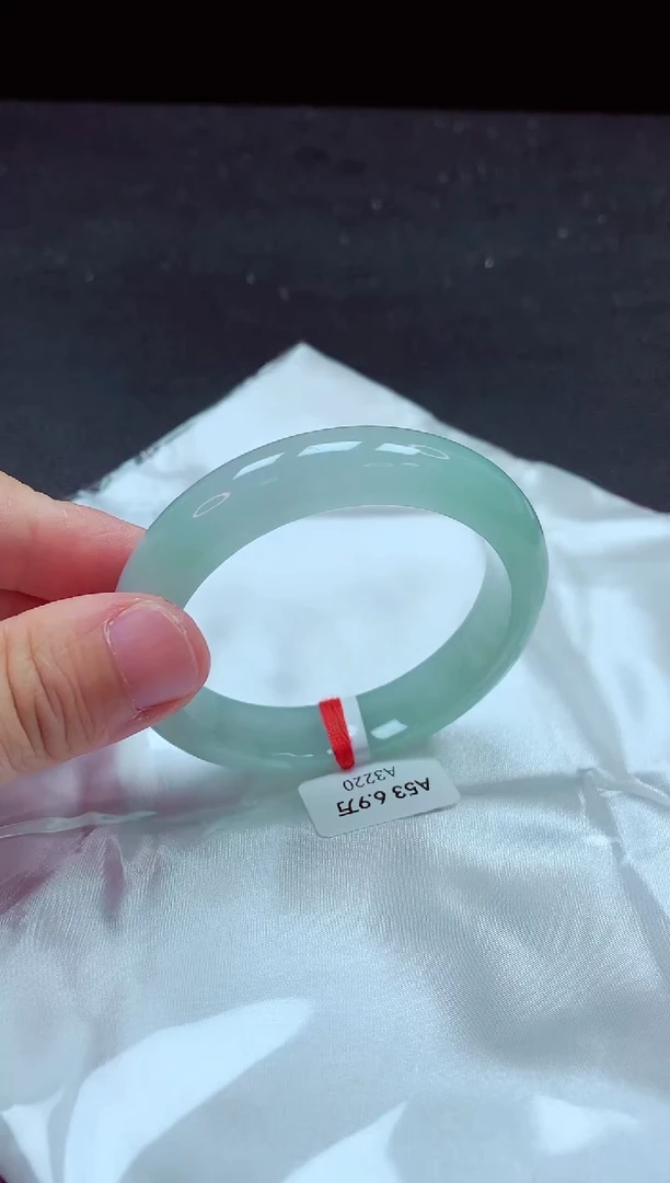 【闪购商品】翡翠手镯未镶嵌手镯53