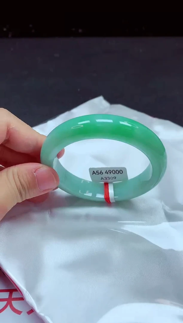 【闪购商品】翡翠手镯未镶嵌手镯56