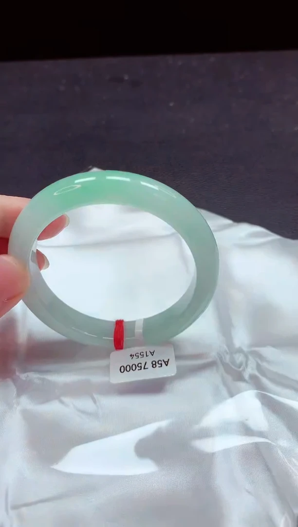 【闪购商品】翡翠手镯未镶嵌镯子58+