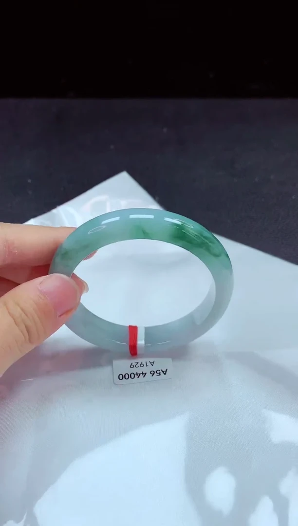 【闪购商品】翡翠手镯未镶嵌镯子56