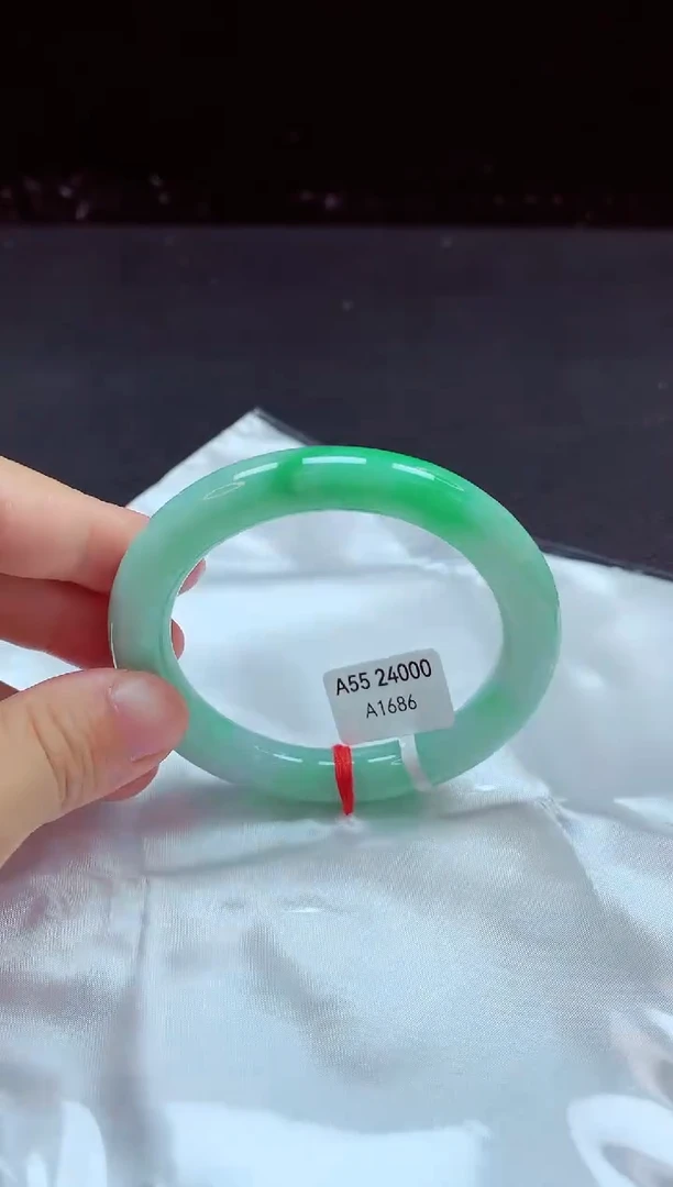 【闪购商品】翡翠手镯未镶嵌手镯55