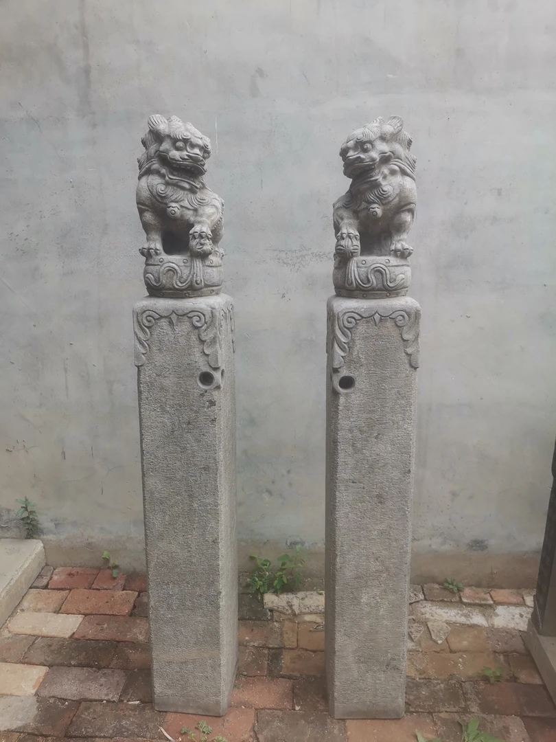 拴马桩一对，高度150，见方25