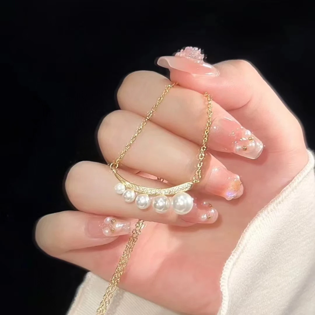 锁骨上的白月光天然淡水珍珠大小排列仿佛月牙弯弯尾部可调节