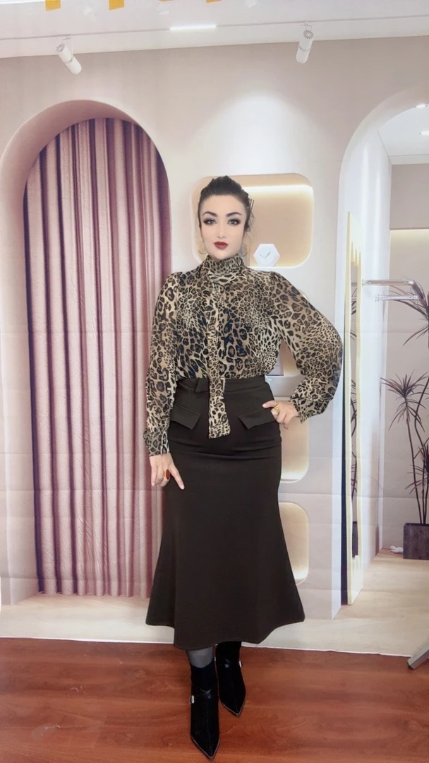 秋冬碎花时尚半身裙蕾丝显瘦气质网红百搭女士( ئايرىم  يوپكا )