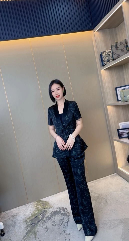 25260-气质套装2025夏季新款高品质西装两件套时尚显瘦