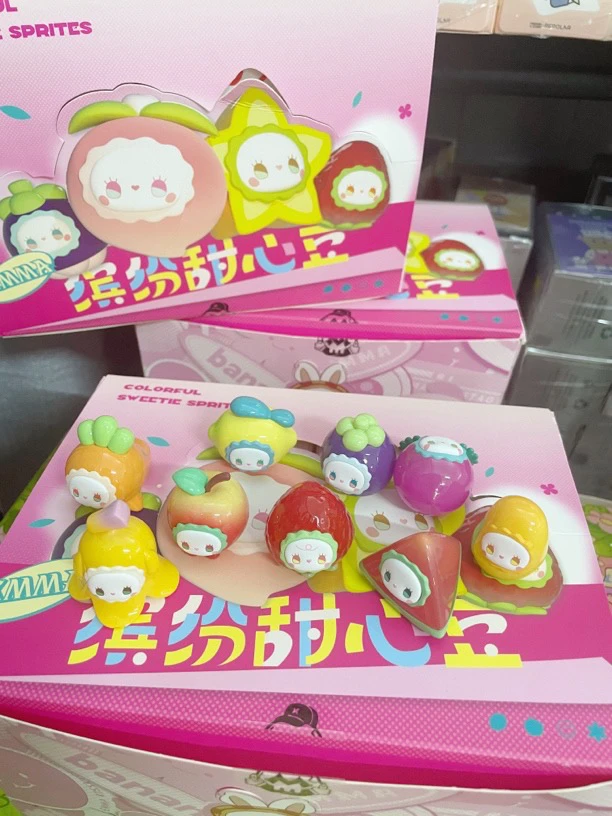 果果希直播间潮玩摆件手办拆盒拆袋 主播确认再拍