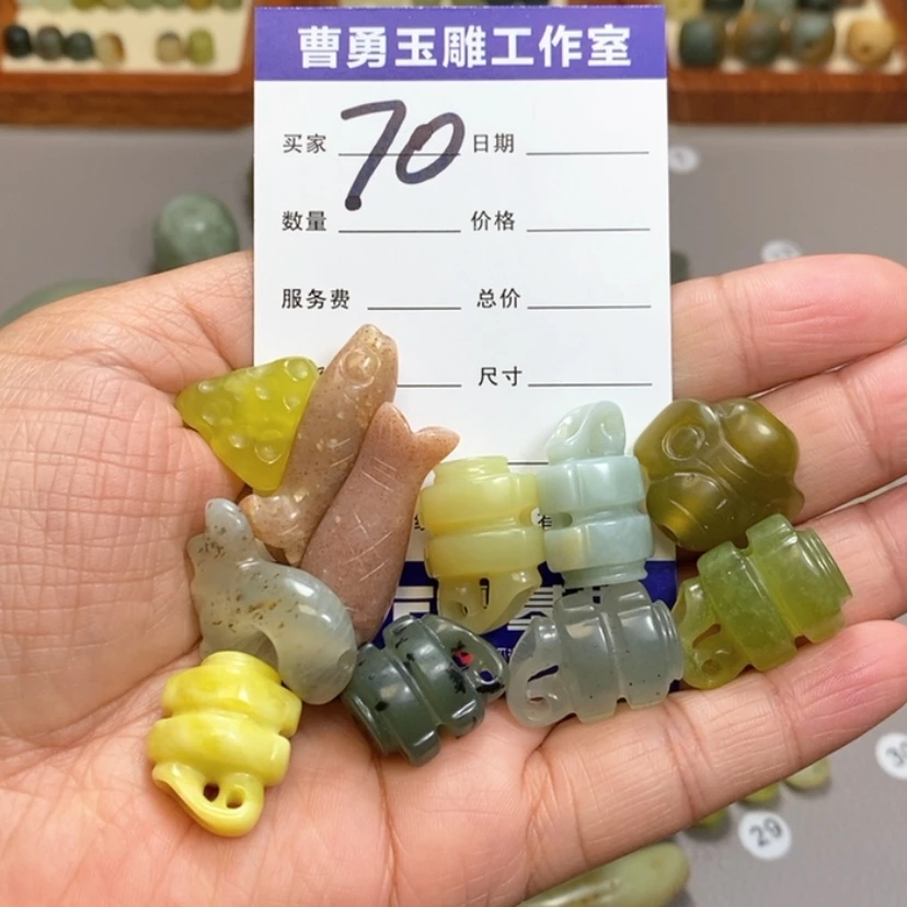 【闪购商品】蛇纹石玉颈饰未镶嵌道*