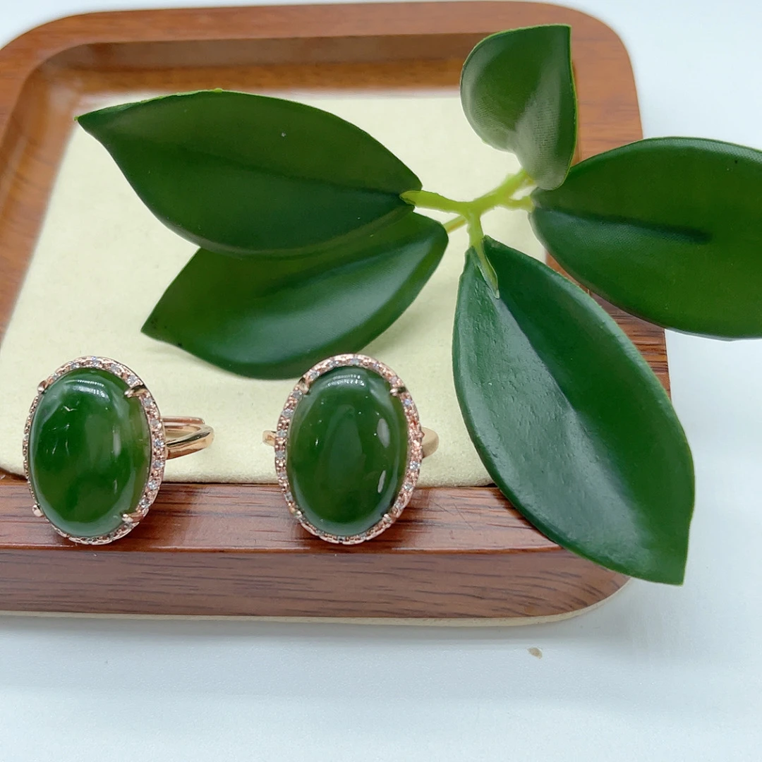 合金镶嵌和田玉碧玉蛋面戒指卡18左右（拍一发一多样性发货）