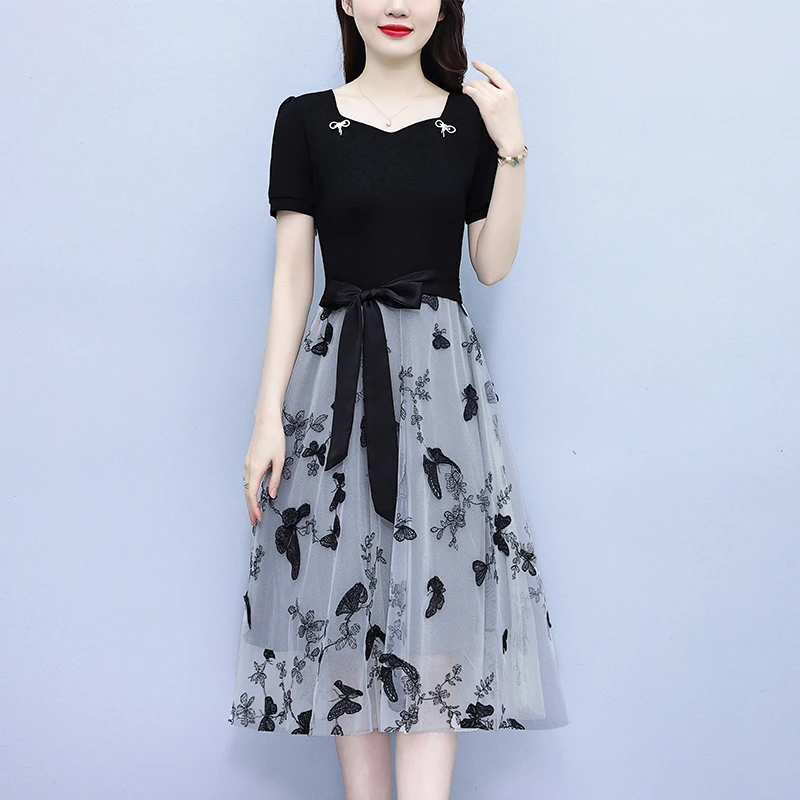 网红炸街大码女装胖mm刺绣时尚洋气修身显瘦短袖连衣裙子夏季新款