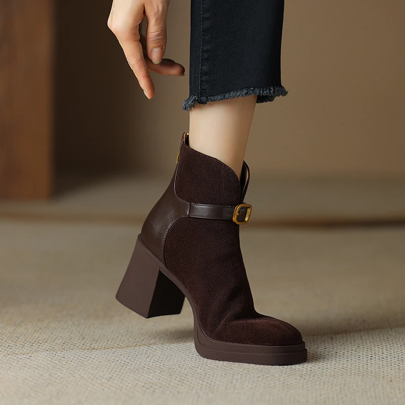 2024新款百搭舒服真皮厚底粗跟拼接短筒时装靴女秋冬后拉链磨砂高