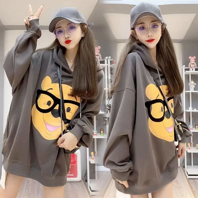 大码女装2-300斤胖mm时尚洋气动漫维尼熊涂鸦中长款连帽长袖卫衣