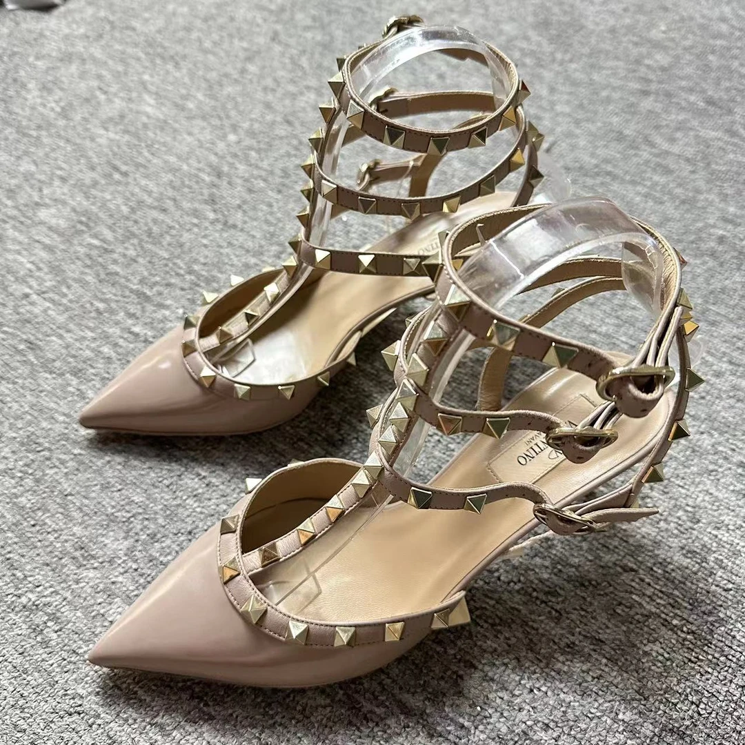 Valentino/华伦天奴仔仔女鞋折扣 粉色铆钉二环平底单鞋39码 1373