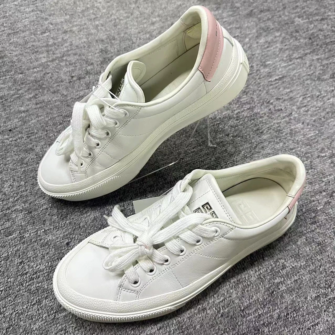 Givenchy/纪梵希仔仔折扣 白色时尚百搭粉色尾平底板鞋36码bjm010
