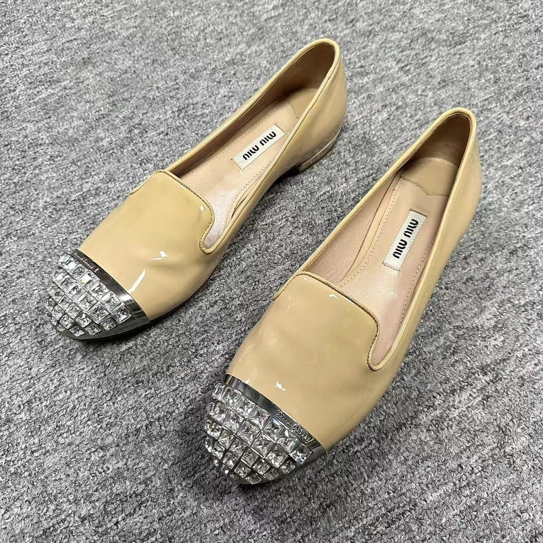 miumiu/谬谬36.5码/仔仔女鞋折扣 奶茶色圆头粗跟时尚单鞋 632