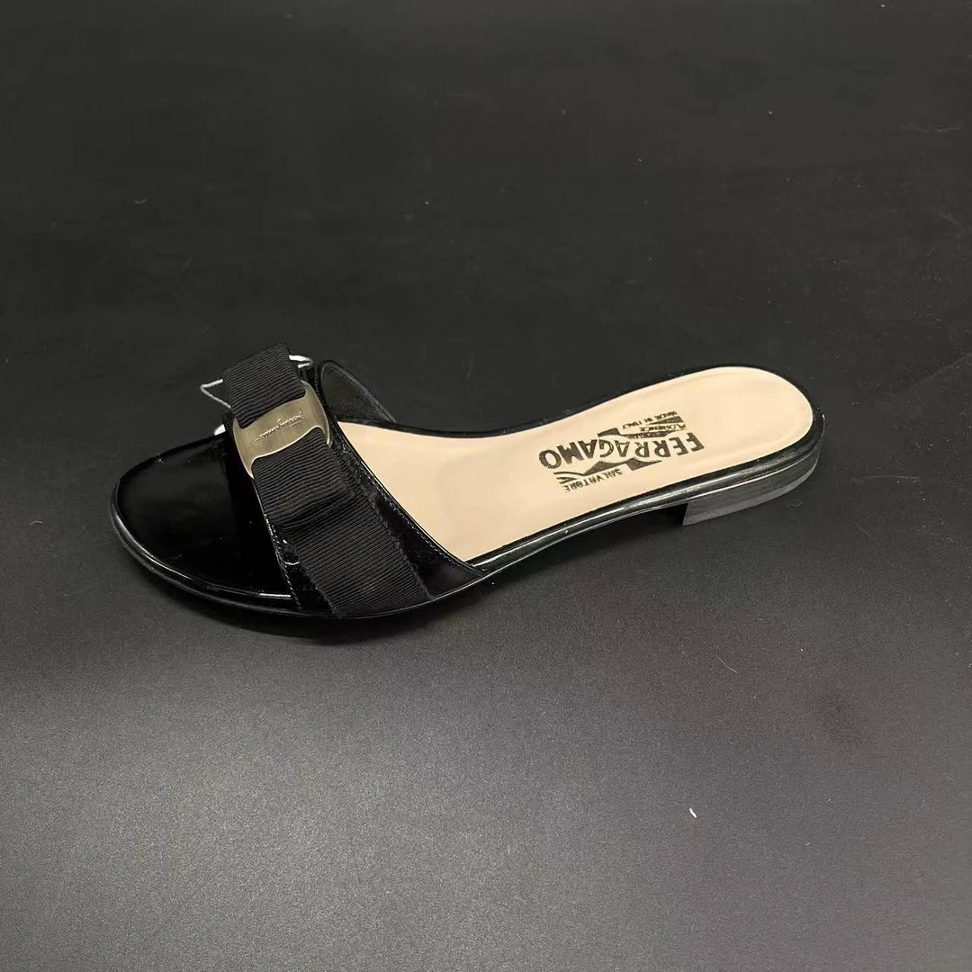 FERRAGAMO/菲拉格慕仔仔女鞋折扣 黑色时尚平底拖鞋36.5码 xxs299