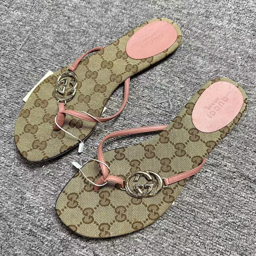 99新 GUCCI/古驰 仔仔浅棕色印花金扣时尚夹脚人字拖36码 xxs297