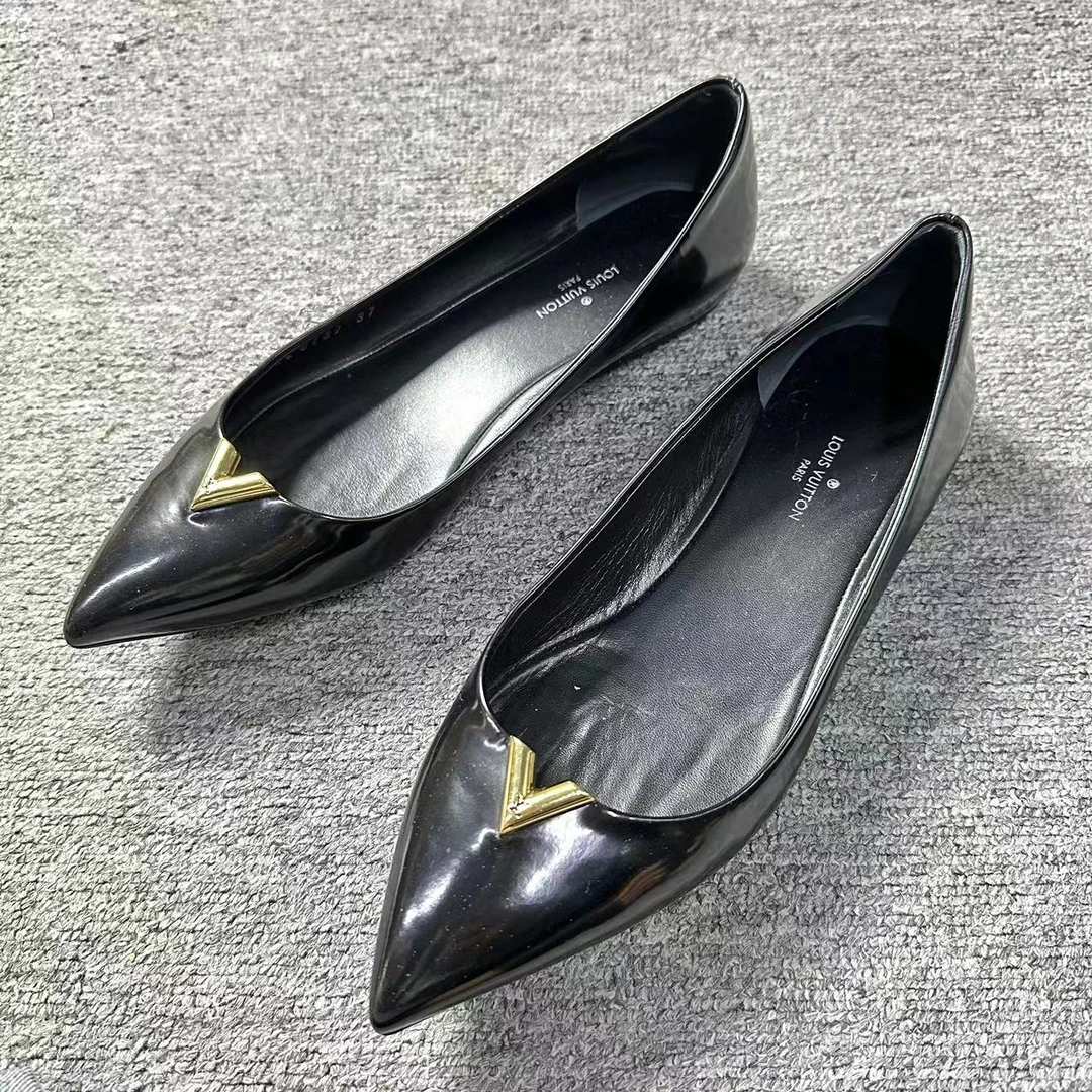 LouisVuitton/路易威登仔仔女鞋折扣 黑色尖头时尚单鞋 37码 970